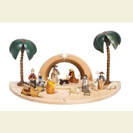 Weihnachtskrippe mit lasierten Figuren